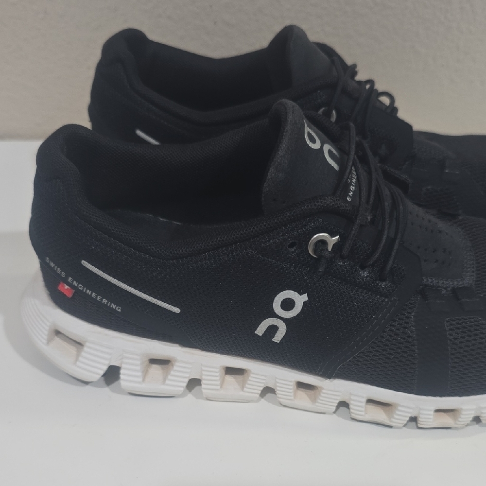 🖤 On Running 5 Black and White Sneakers - Picture 7 of 12